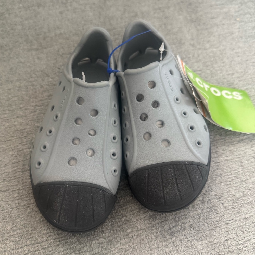 NEW Crocs 202281 Bump It Wave Boys Summer Sandals Sea Shoes Grey On Grey C10